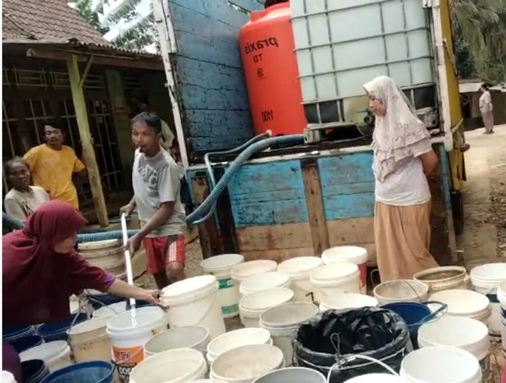 BPBD Kabupaten Bandung Salurkan Jutaan Liter Air Bersih Di 51 Desa