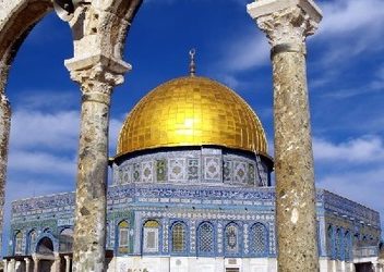 MUSLIM DUNIA PERINGATI ISRA’ MI’RAJ