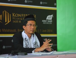 Mujianto, DPP HTI saat Konerensi pers usai KIP (photo : Hadis/MINA)