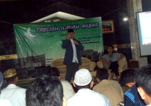 Ustadz.Yakhsyallah Mansur MA pada Tabligh Ilmiah Akbar di Masjid Al-Wasi'i UNILA (Photo by Hadis MINA)