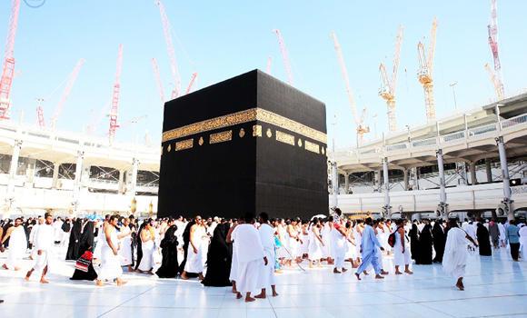 Jamaah Haji Diimbau Jangan Selfie Berlebihan di Depan Kabah