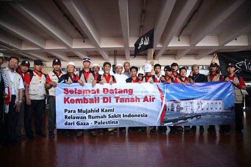 ROMBONGAN “MUJAHID” RS INDONESIA DI GAZA TIBA DI TANAH AIR