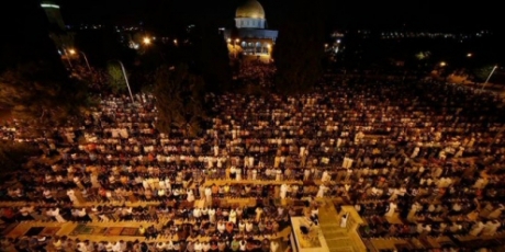 400.000 Jama’ah Tandai Malam Lailatul Qadar Di Masjid Al-Aqsha