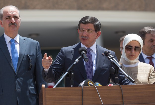 PM TURKI ISYARATKAN PELAKU BOM SURUC TERKAIT DENGAN ISIS