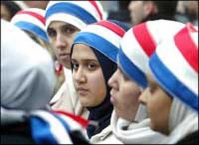 Muslim Prancis Terbesar di Eropa, Tapi Lingkungan Tidak Bersahabat