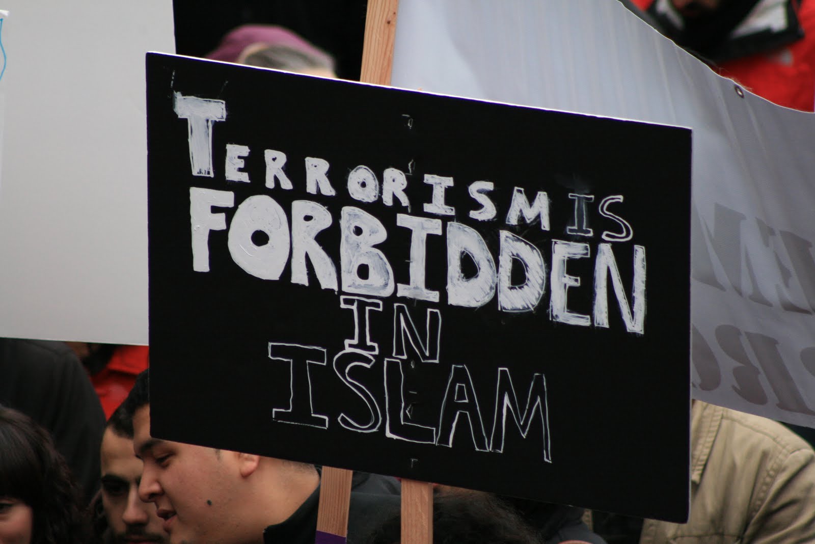 ISLAM AGAMA KASIH SAYANG BUKAN TERORISME
