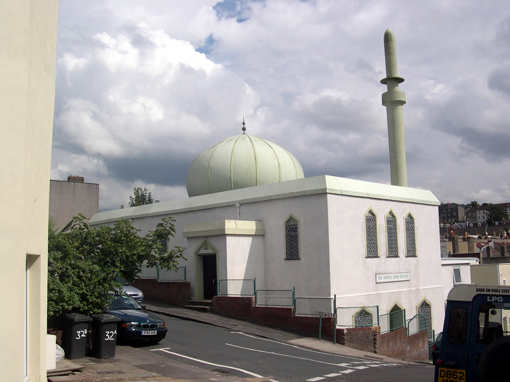 Masjid Dilempar Daging Babi, Pelaku Bebas Bersyarat