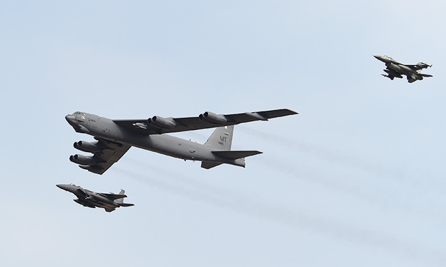 KORSEL DAN AS ‘UNJUK GIGI” KERAHKAN PEMBOM B-52 KE SEMENANJUNG KOREA