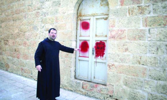 Ekstremis Yahudi Buat Grafiti Kebencian di Dinding Gereja Tua di Al Quds
