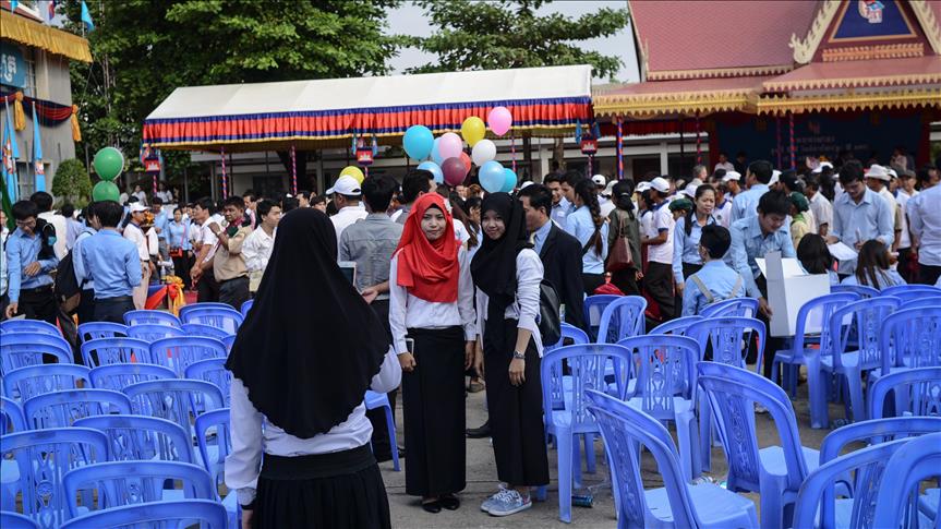 Sekolah Muslim Kamboja Sebulan Diteror