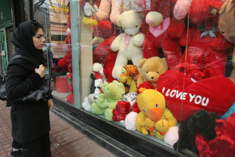 Iran Umumkan Rayakan Valentine sebagai Tindak Kriminal