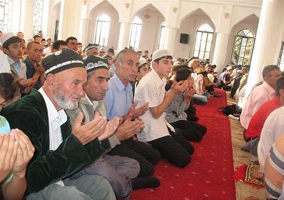 Pemerintah Tajikistan Akan Pasang Kamera Pengintai di 70 Masjid Ibukota