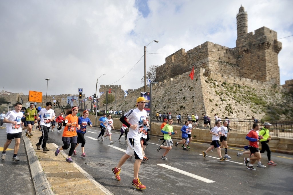 Puluhan Ribu Peserta Ikuti Marathon Jerusalem