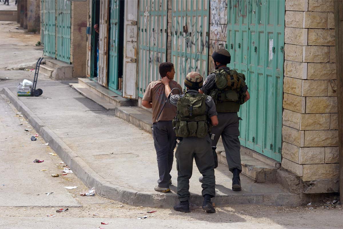 Unggah Serangan Tentara Israel, Empat Warga Ditangkap