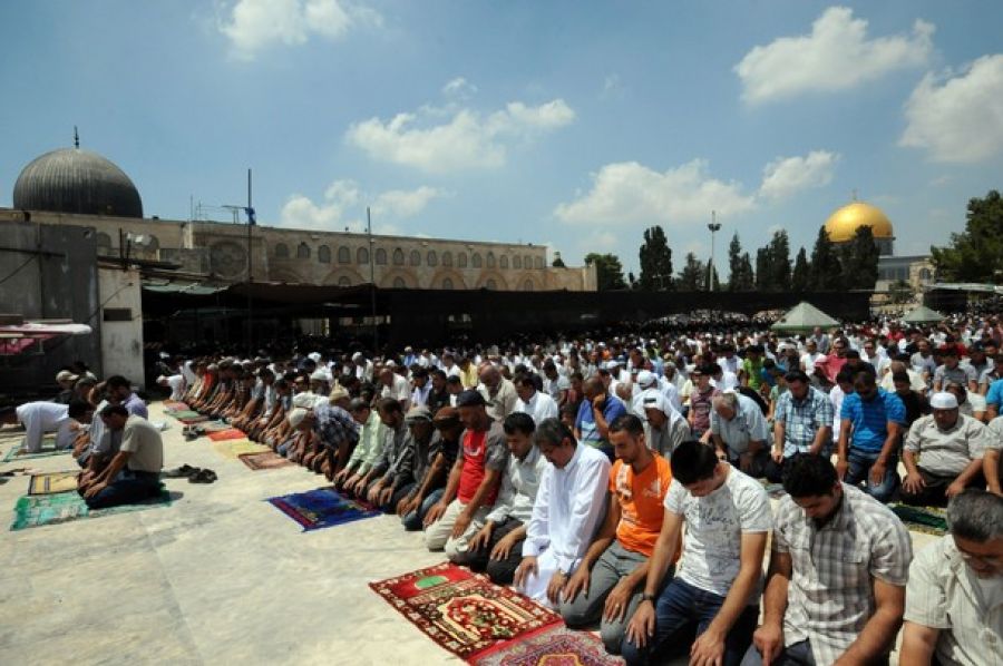 50 Ribu Jamaah Shalat Jumat di Al-Aqsha