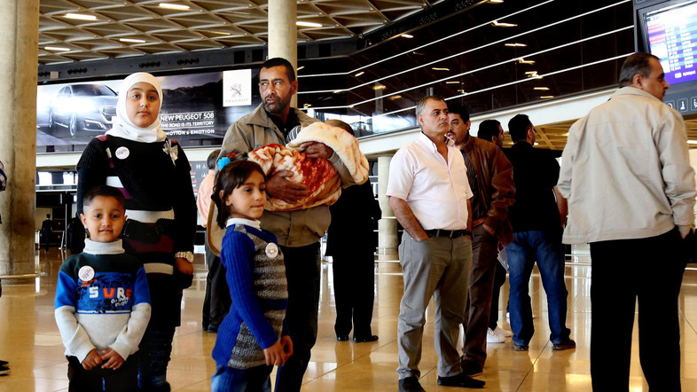 Keluarga Suriah Pertama Terbang ke AS Untuk Tinggal