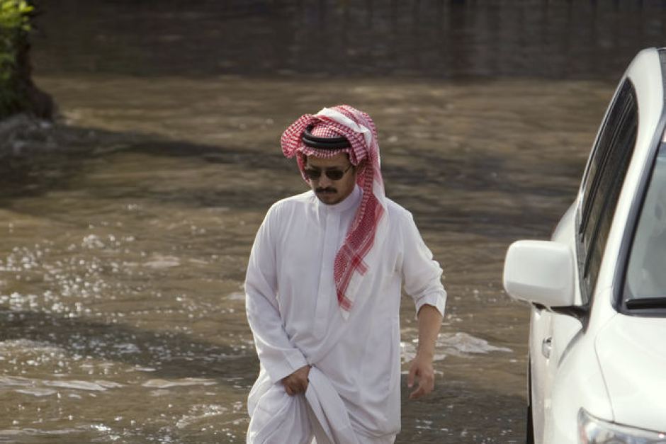 Ribuan Panggilan Darurat Karena Hujan Deras di Arab Saudi