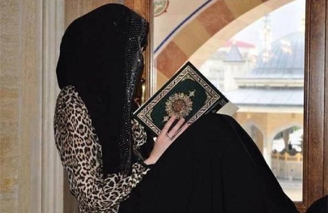 Guru Perempuan Mualaf Bangga Menjadi Muslimah