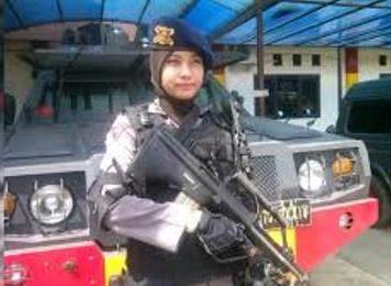 Sniper Berhijab Dari Brimob Polda Yogyakarta