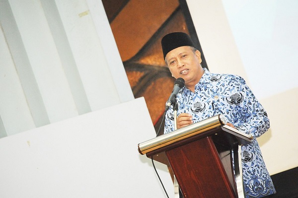 Menristekdikti Berhentikan Rektor Universitas Negeri Manado