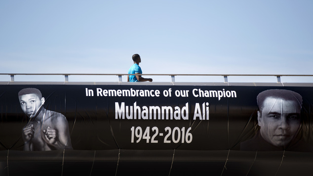 Muhammad Ali Dimakamkan Jumat Dihadiri 15.000 Pelayat