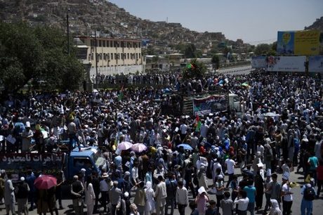 Bom Meledak di Tengah Protes Ribuan Warga Afghanistan