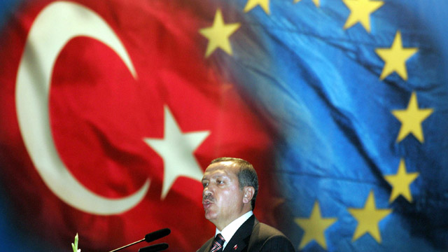 Pasca Upaya Kudeta, Keanggotaan Turki di Uni Eropa Tertunda
