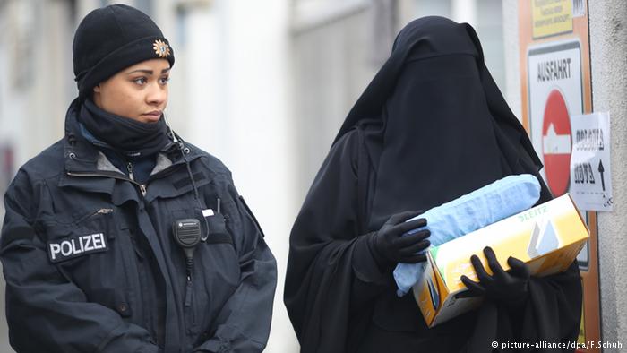 Menteri Dalam Negeri Jerman Serukan Larangan Burqa