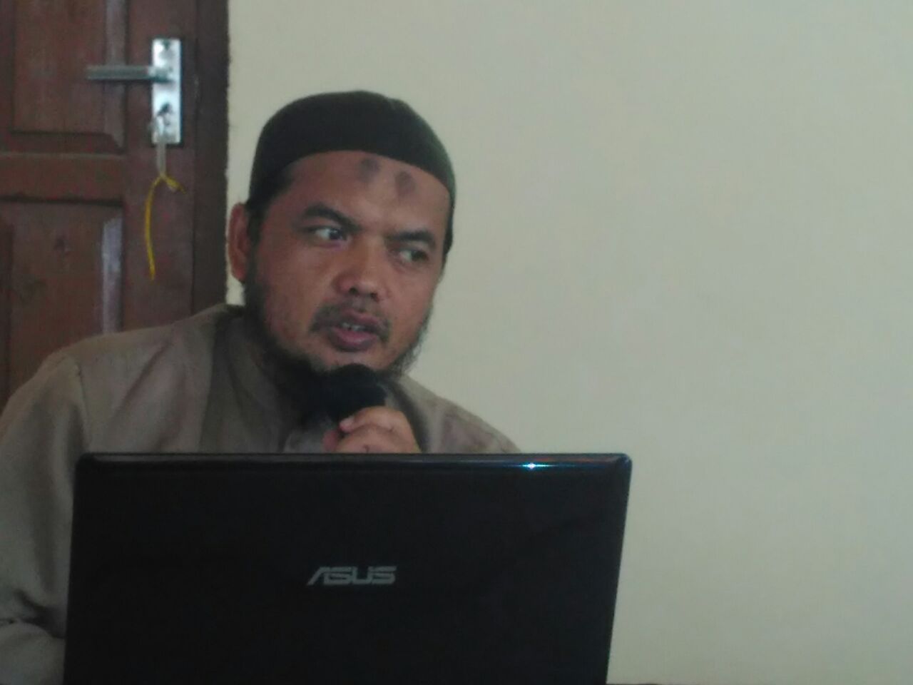 Ustadz Abu Wihdan : Umara, Teladan Bagi Umat