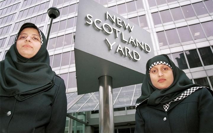 Polisi Kanada dan Skotlandia Izinkan Seragam Hijab