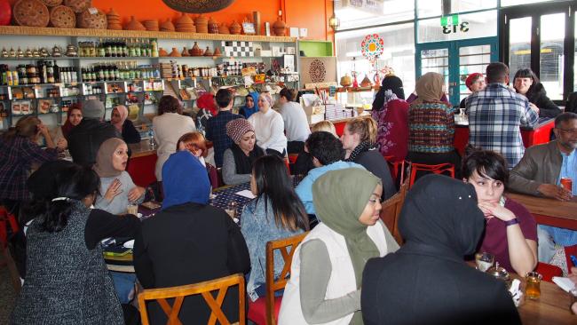 Muslimah Australia Bahas Dunia Islam di Sebuah Kafe