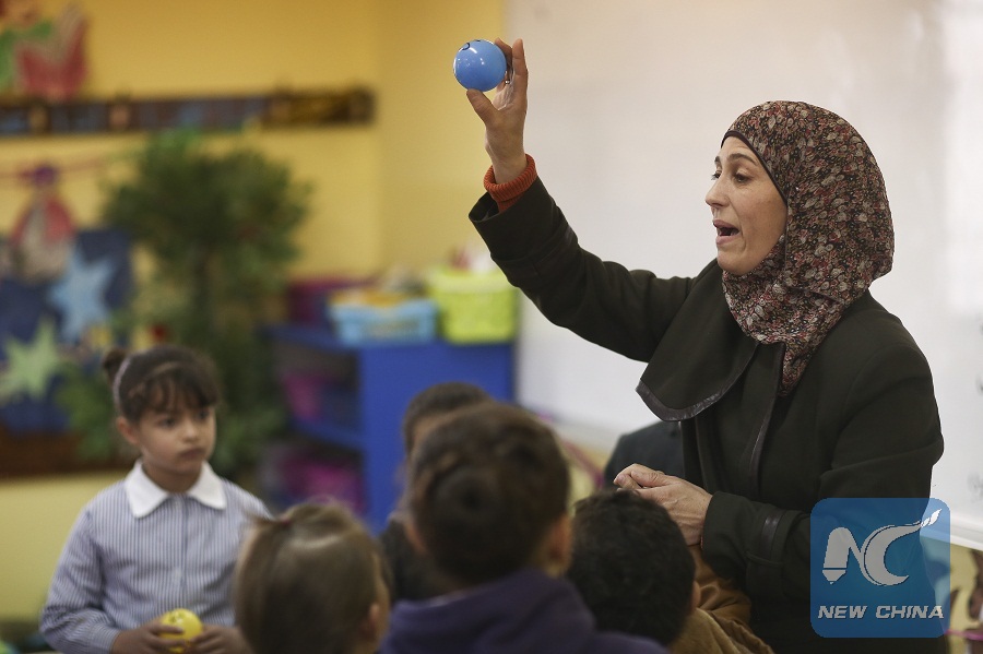 Hanan Al-Hroub, Guru Terbaik Dunia Gantikan Senjata dengan Permainan