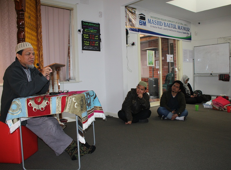Dai Jamaah Muslimin Sampaikan Pesan Persatuan di Masjid Baitul Makmur Melbourne