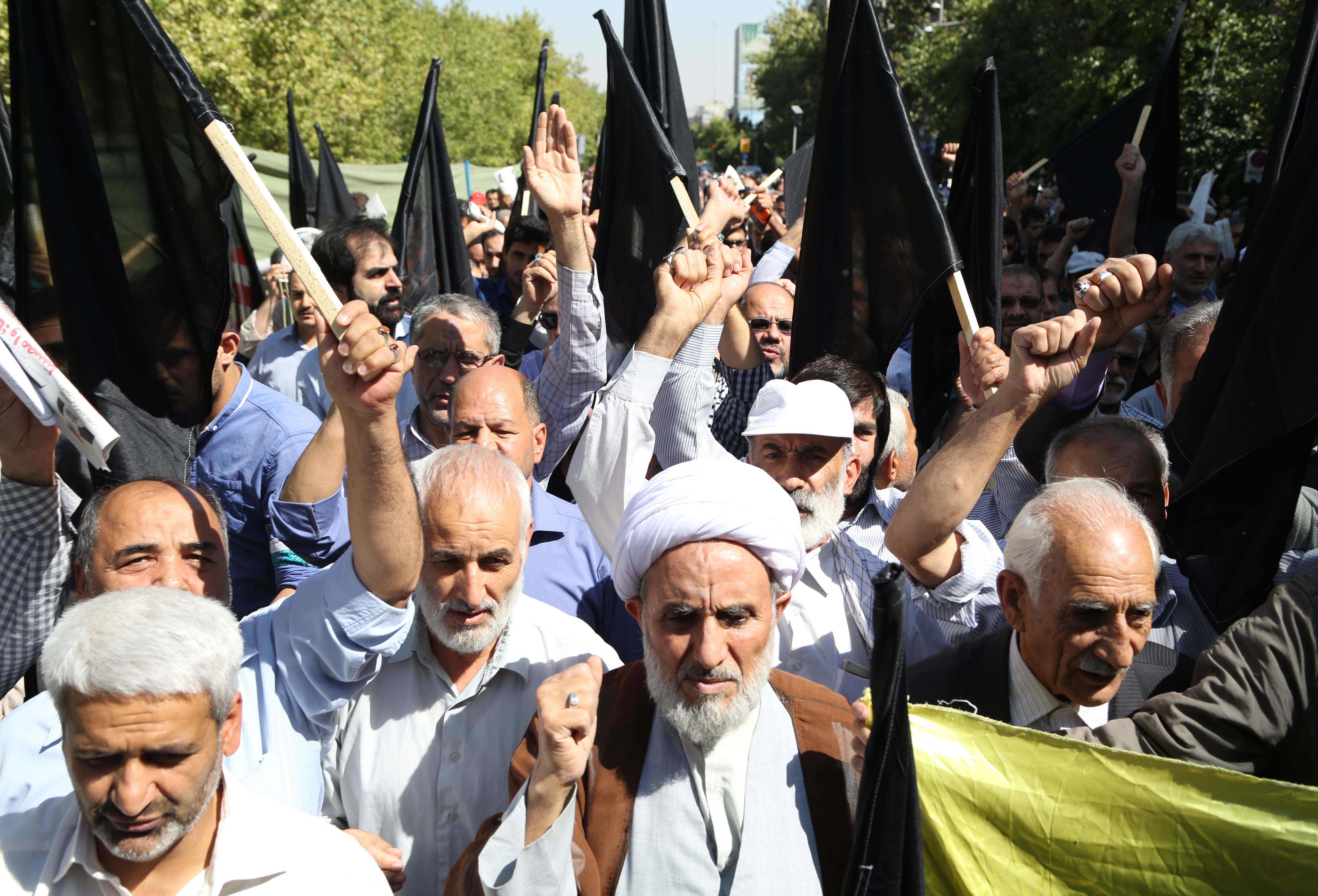 Warga Iran dari Negara Lain Diizinkan Haji