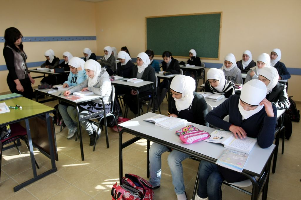 Bantuan Dana Hanya untuk Sekolah Palestina Kurikulum Israel