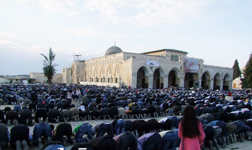 Israel Izinkan 100 Ribu Warga Palestina Idul Adha di Al-Aqsha
