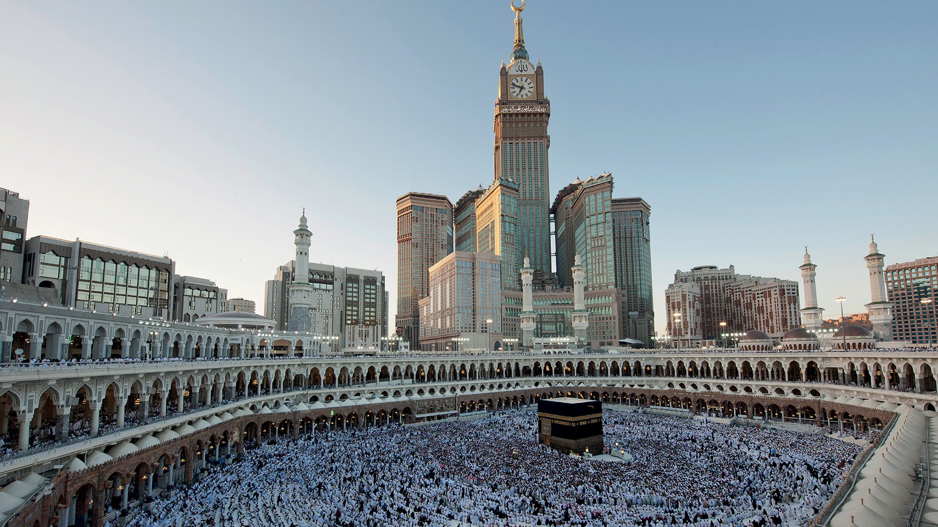 Saudi Longgarkan Jam Malam, Kecuali Makkah
