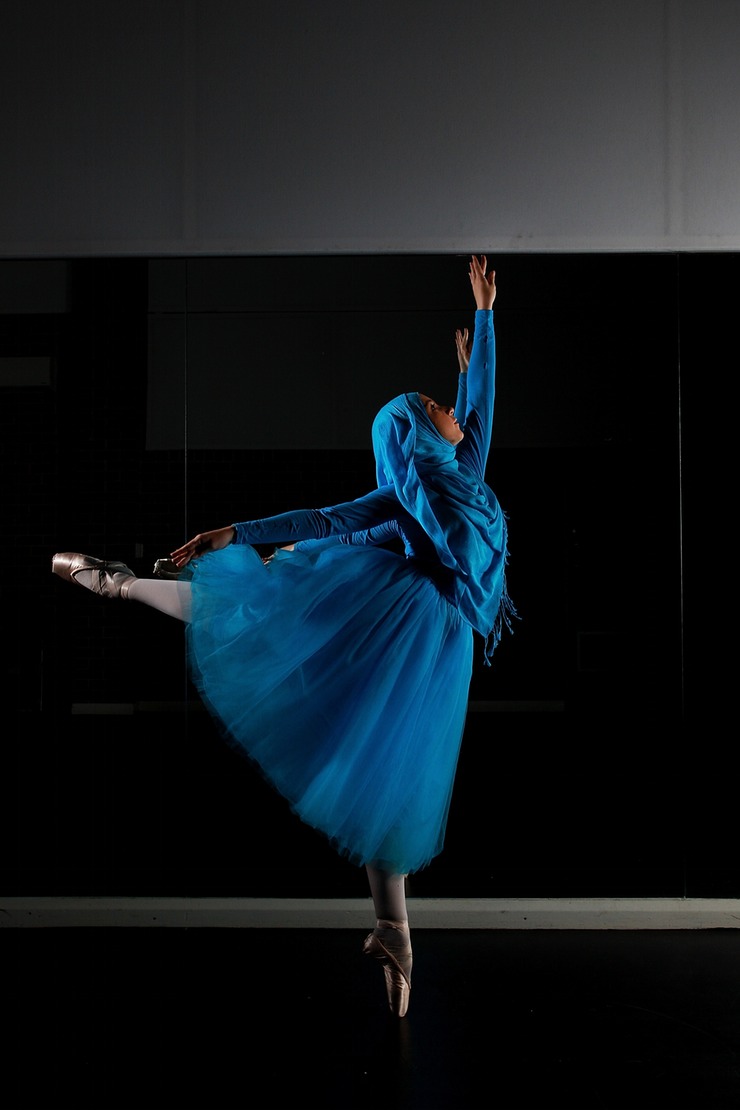 Muslimah Australia Penari Balet Pertama di Dunia Berjilbab