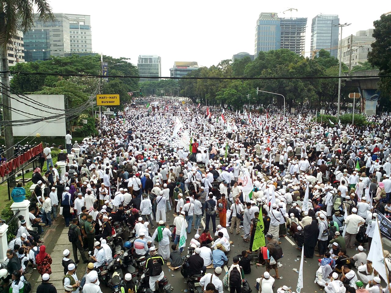 Majelis Ukhuwah Pusat Jamaah Muslimin Kawal Aksi Damai 4 November