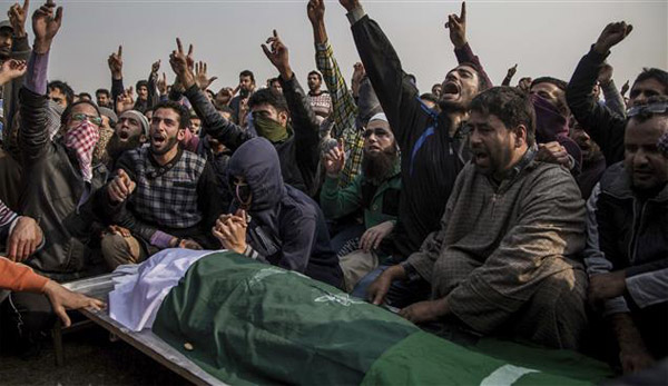 Pasukan India Serang Prosesi Pemakaman Remaja Kashmir