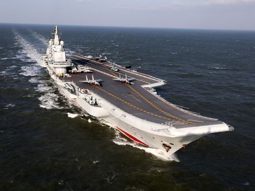 Pengamat: Cina Kerahkan Kapal Induk ke Laut China Selatan untuk Menantang AS