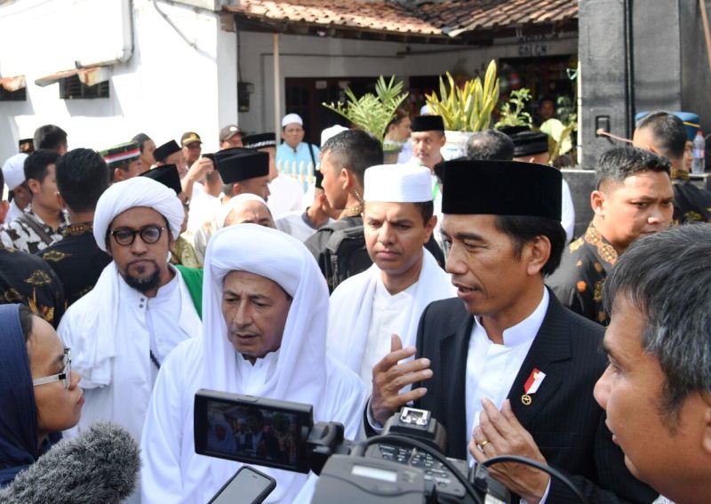 Jokowi: Umat Islam di Indonesia Harus Tunjukkan Persatuan