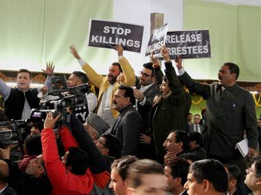 Tuntut Penyelidikan Pembunuhan Warga Kashmir, Anggota Legislatif Berkelahi