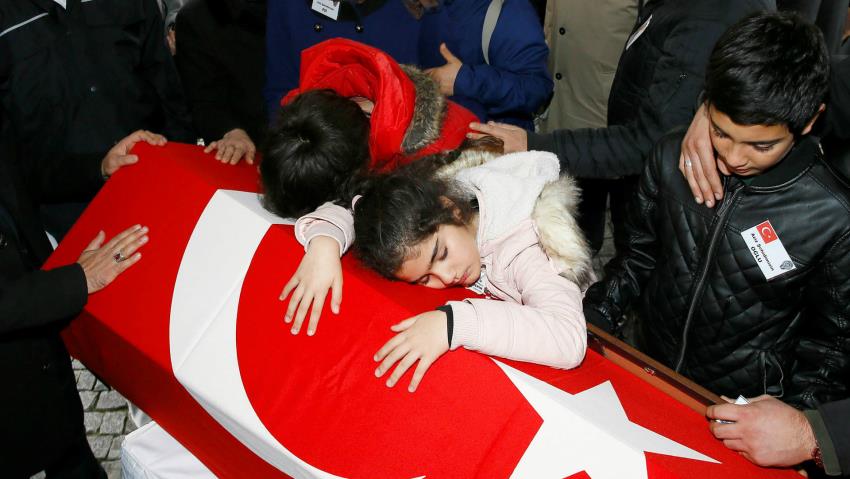 Polisi Korban Serangan Izmir Cegah “Pembantaian Besar-besaran”