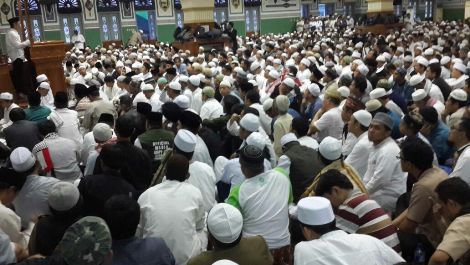 Ribuan Umat Islam Hadiri Shalat Subuh Berjamaah di Masjid Agung Al Azhar