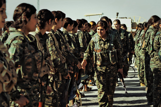 Pasukan Wanita Kurdi Mainkan Peran Kunci dalam Operasi di Raqqa