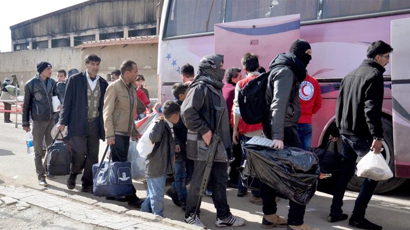 Pejuang Oposisi Suriah dan Keluarganya Dievakuasi dari Homs