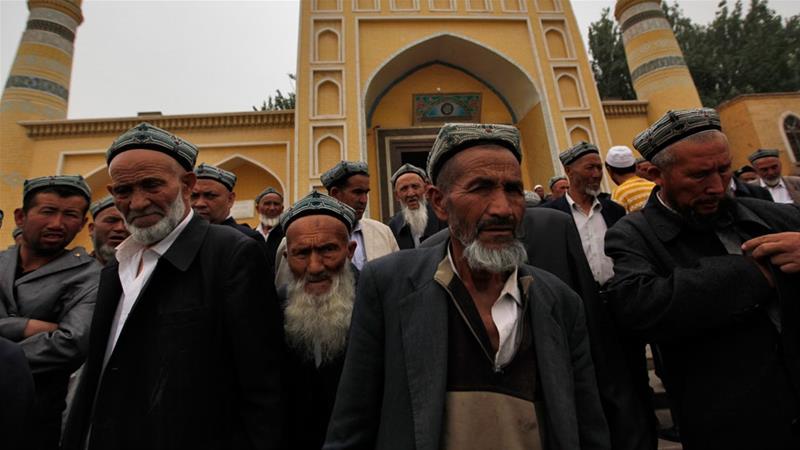 Cina Larang Muslim Uighur Pelihara Jenggot dan Memakai Cadar