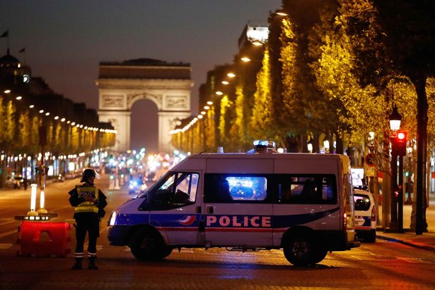 Penembakan di Paris Satu Polisi Tewas Dua Luka Parah