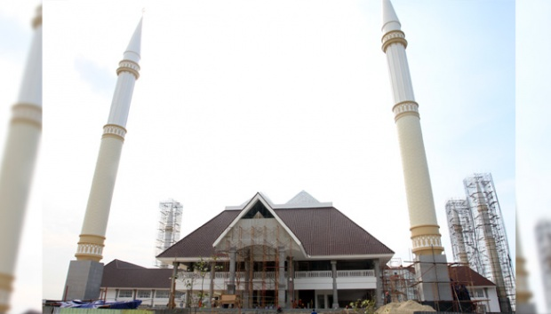 Melongok Masjid Raya KH Hasyim Ashari